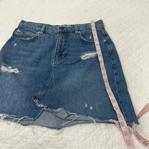 WE THE FREE DENIM FRAY HEM TRENDY DISTRESSED MINI SKIRT size 27 - Picture 6 of 8
